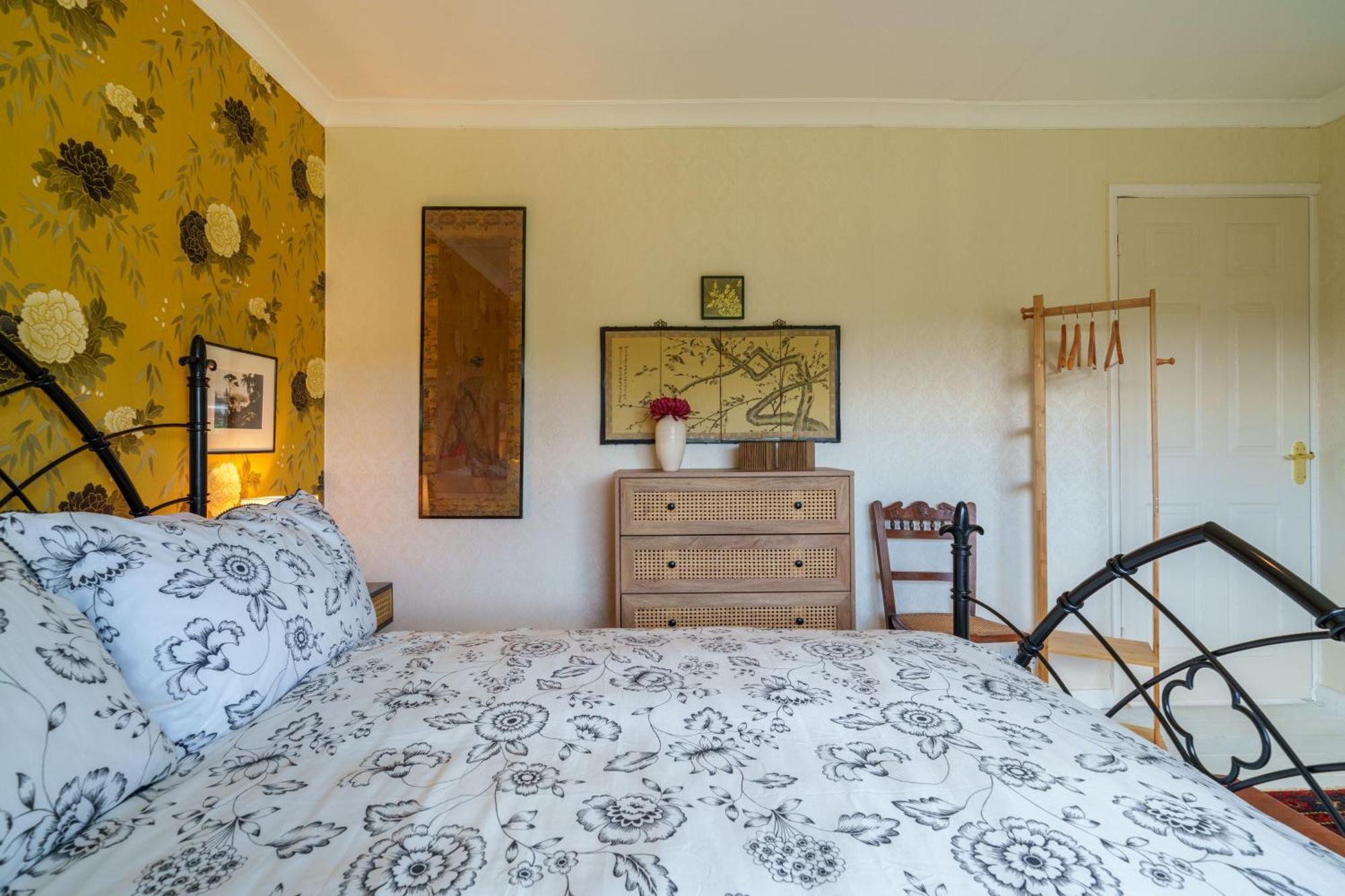 Apple Byrd - Short Stroll Into Town Centre Holiday home